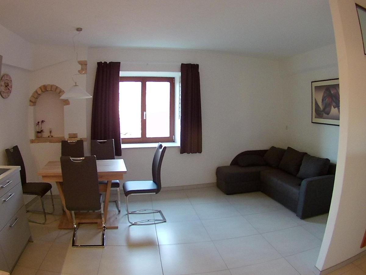 Haus Moeltner - Apartment 1927 Caldaro Esterno foto